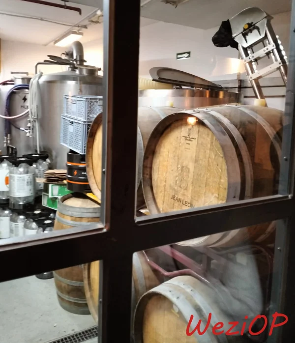 Intérieur de la Garage Beer taproom