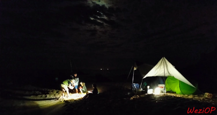 Notre campement dans la nuit