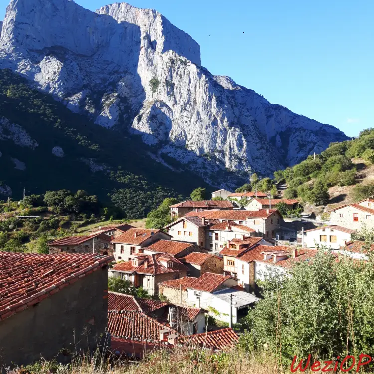 Sur la route des Picos de Europa, à cheval entre Cantabrie et Asturies
