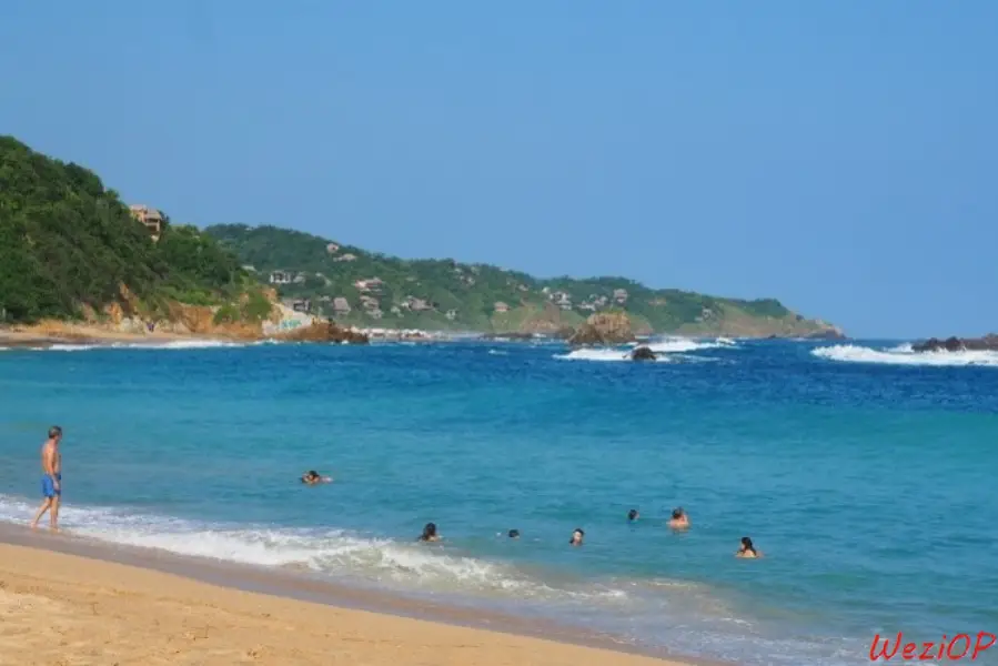 Baignade à la playa Mazunte