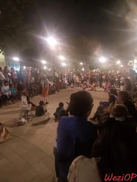 Spectacle de clown au zocalo de Oaxaca