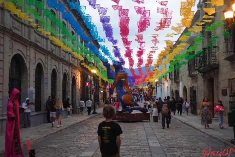 La calle Macedonio Alcalá – Oaxaca