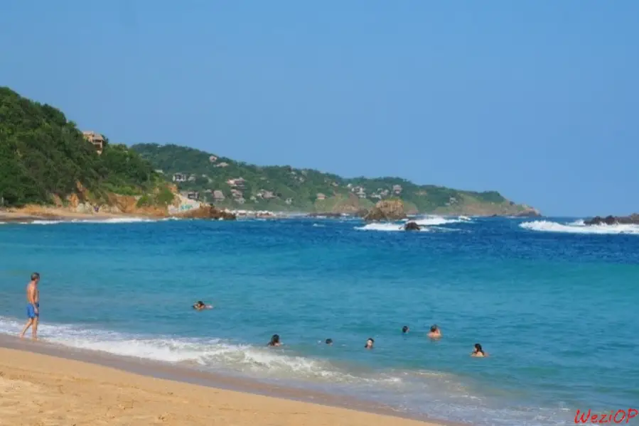 Baignade à la playa Mazunte
